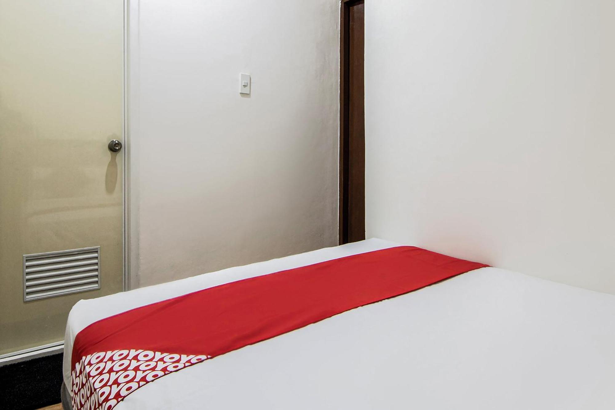 Oyo 431 Apollo 11 Apartelle Pasay Ngoại thất bức ảnh