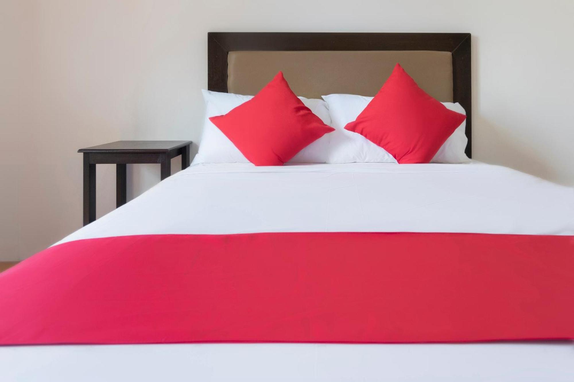 Oyo 431 Apollo 11 Apartelle Pasay Ngoại thất bức ảnh