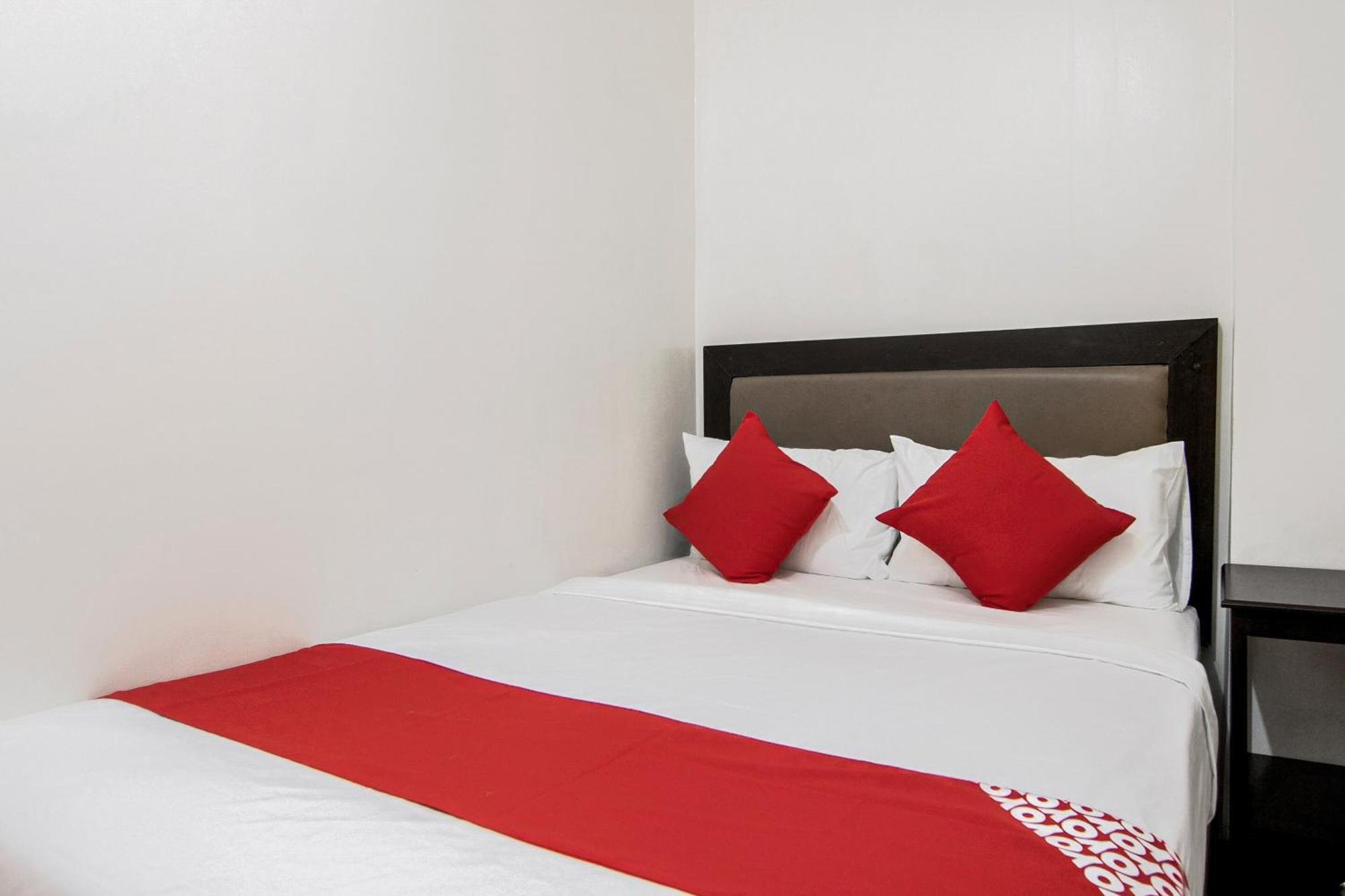 Oyo 431 Apollo 11 Apartelle Pasay Ngoại thất bức ảnh