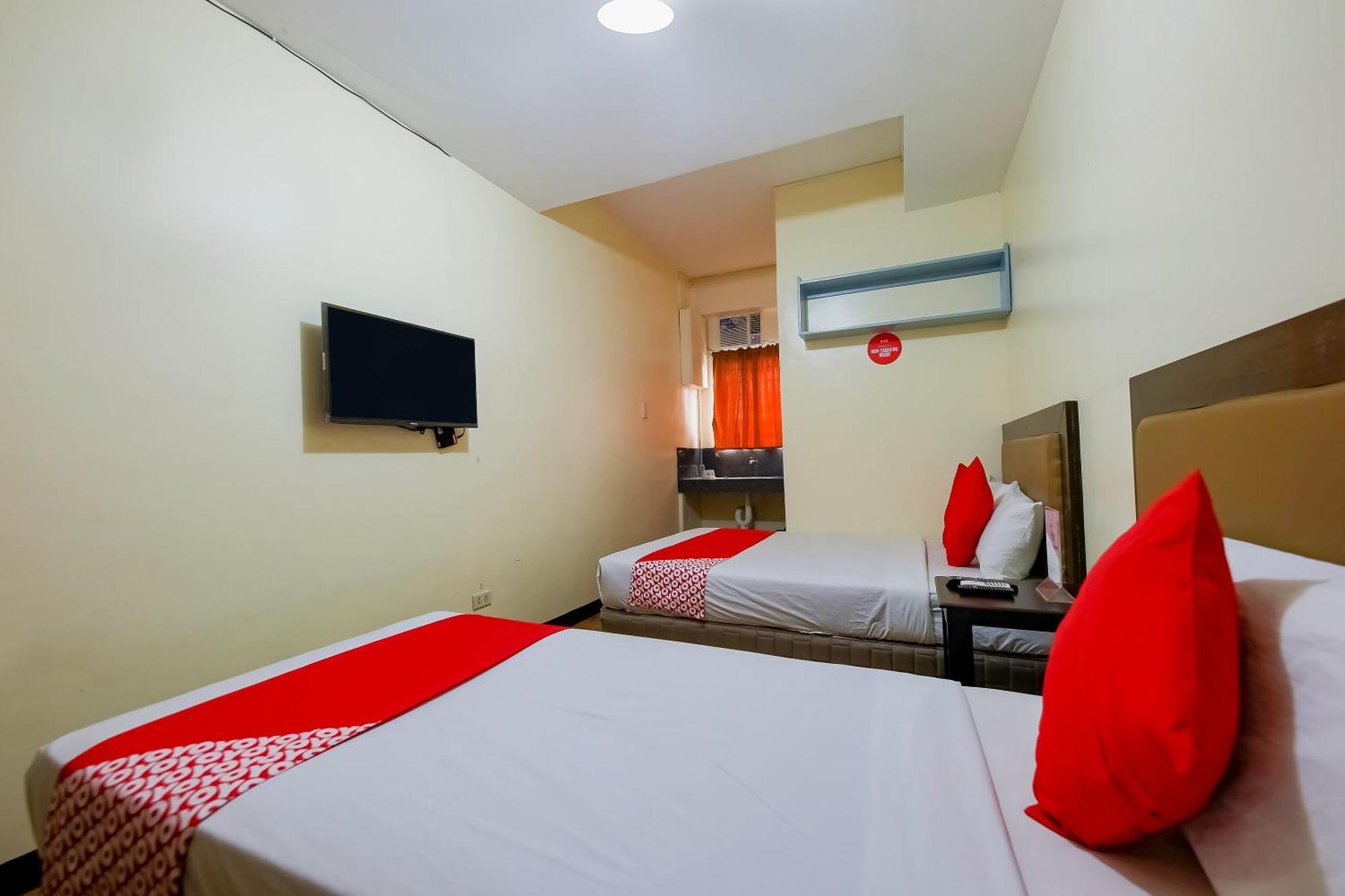 Oyo 431 Apollo 11 Apartelle Pasay Ngoại thất bức ảnh
